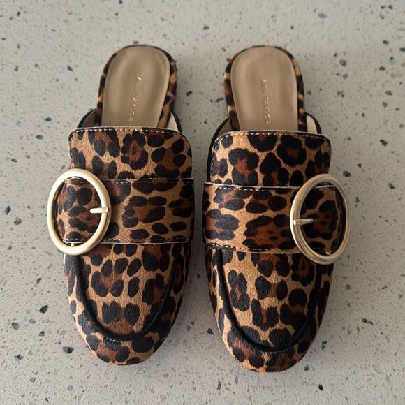 Ann Taylor Mules Flat Leopard Print Calf Hair Women's Size 5.5 Slip On Shoes EUC - Picture 2 of 12